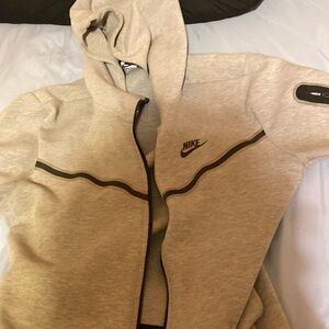 Nike tech gray